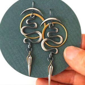 NWT 3 toned Snake Geometric Earrings